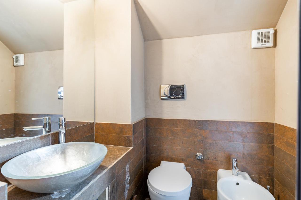Design Near The Station Apartment Catania